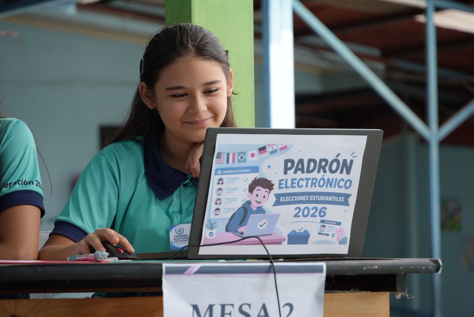 La mañana de este viernes 29 de mayo, el ministro de Educación Pública, Leonardo Sánchez Hernández, participó en la jornada electoral estudiantil de la Escuela Naciones Unidas, en San José, donde se ejerce el voto electrónico.