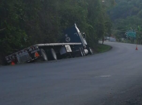 Hombre muere atropellado por tráiler en Buenos Aires de Puntarenas. Foto cortesía.
