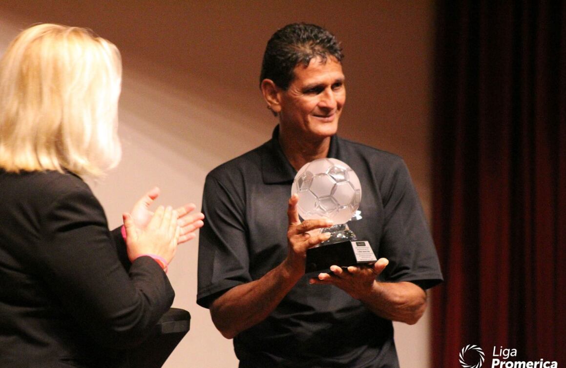 Alfredo Diablo Contreras
Exfutbolista
Municipal Puntarenas
Dedicado Torneo Apertura 2022
17 de julio del 2024
Fotografía: Unafut