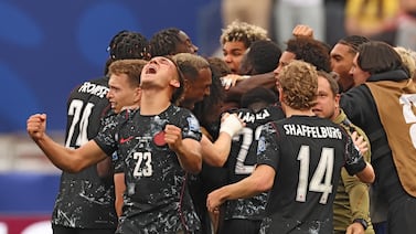 Mundial 2026: Canadá tumba a Sudáfrica en el minuto 92 y es el primer equipo en octavos del Mundial