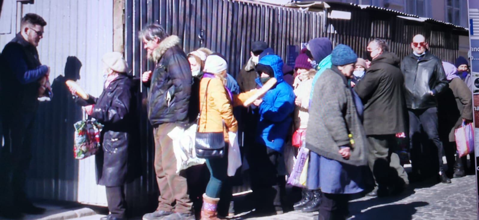 El periodista tico-colombiano, Héctor Guzmán, regresó a Costa Rica hace una semana tras haber estado 100 días en zona de guerra porque se fue a Europa a cubrir la invasión de Rusia a Ucrania.