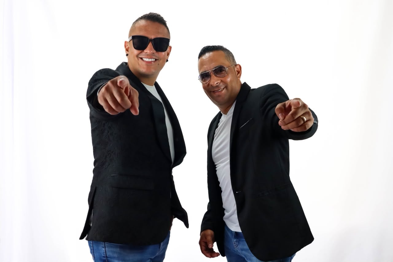Cantante Xavier Cartín, dueño del dúo El Klam, y además es hijo del cantante Javier Cartín.