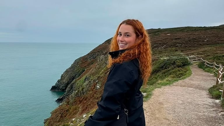 Entre lagos, frío, Cacique y empanadas: joven tica reunió a 37 costarricenses en Irlanda
