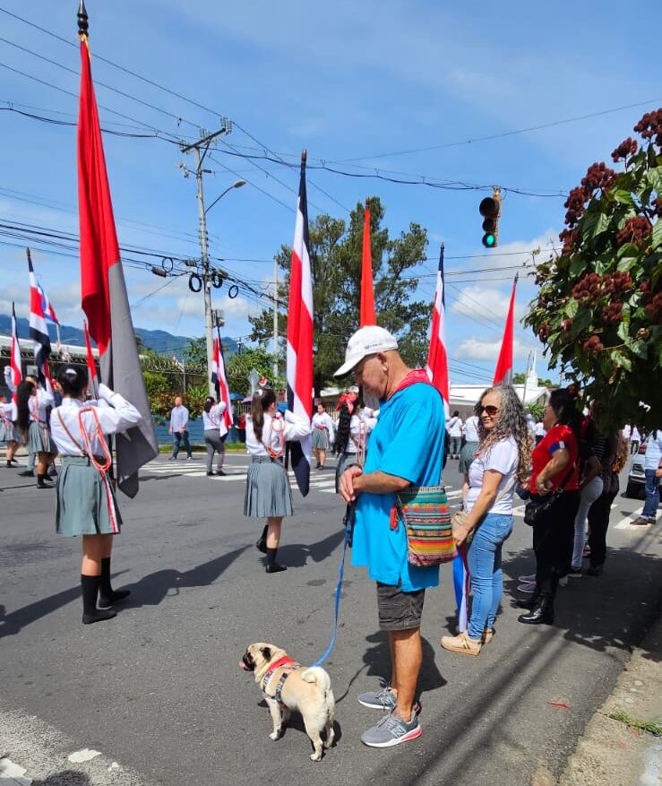 Desfile del 15 de setiembre en Desamparados