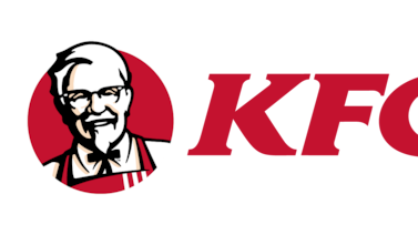 Cuenta de KFC se le va a los tobillos a famosa aerolínea: “Nosotros no estafamos a la gente”