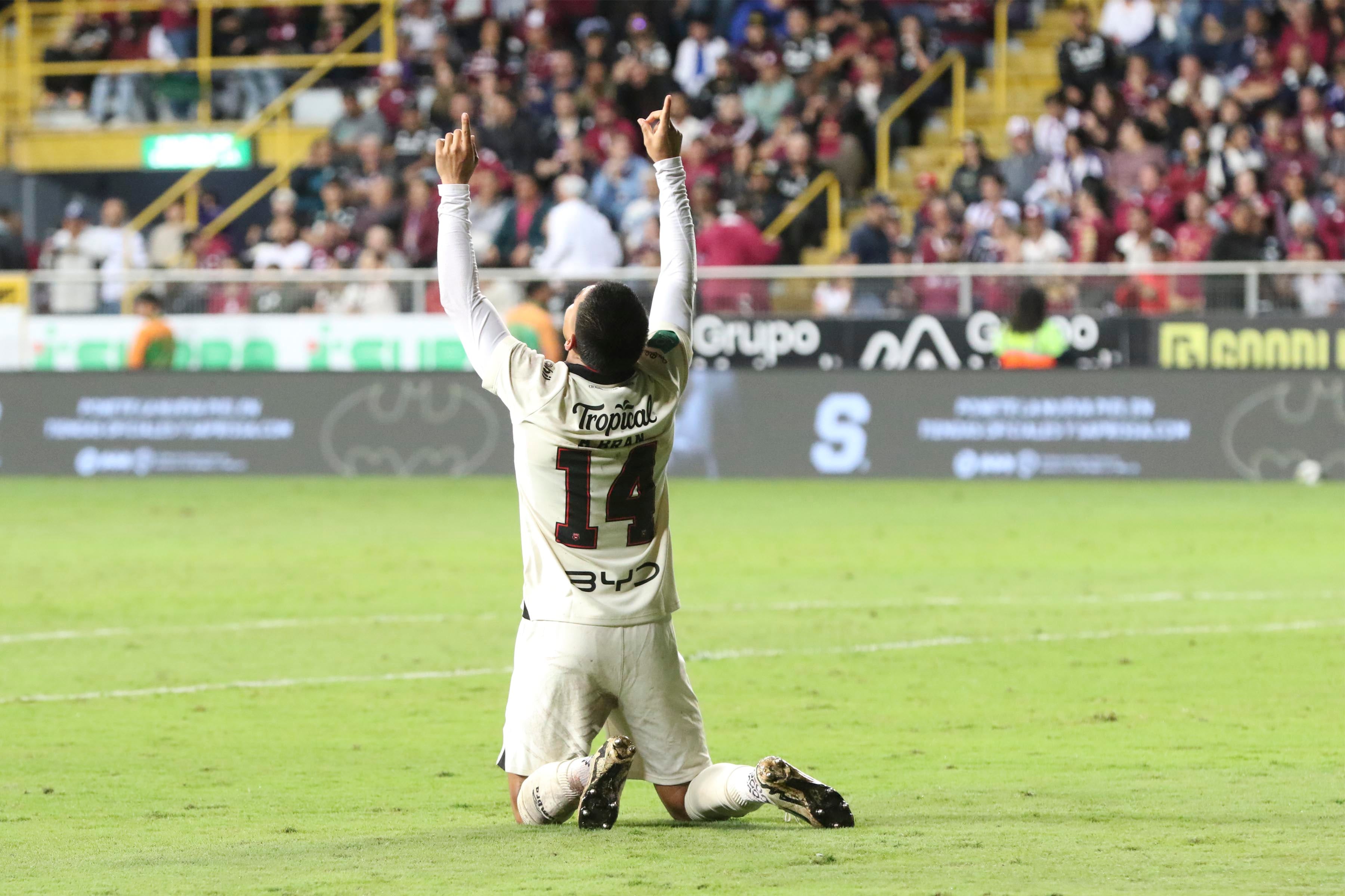 Saprissa vs Liga