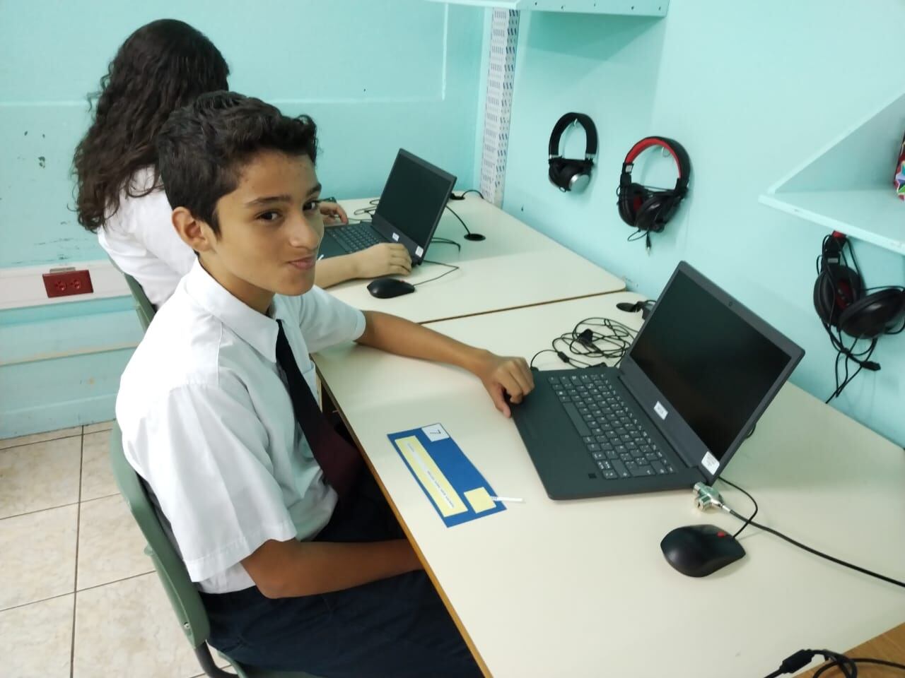 Cerca de 75.000 estudiantes de sexto año de Primaria, aplicarán la Prueba Nacional Estandarizada 2023, desde este lunes 30 de octubre, hasta el jueves 2 de noviembre. En la foto, el estudiante de sexto grado de la escuela Andrés Bello de Santa  Ana, Aaron Arallana.