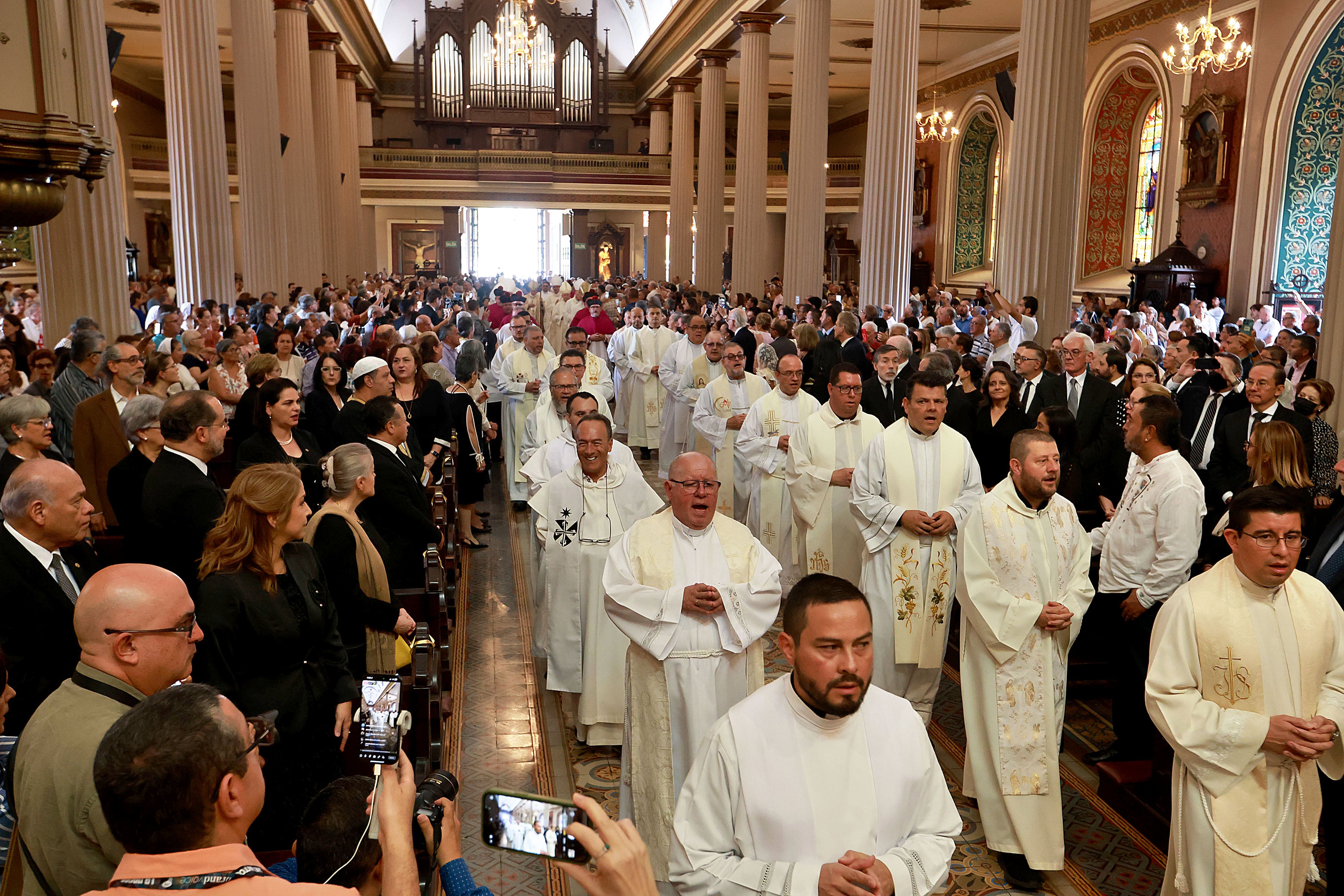 Misa oficial por el papa Francisco