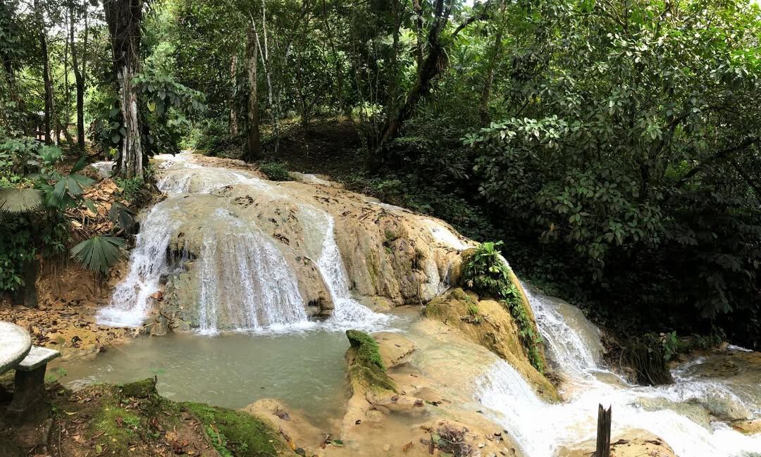 Disfrute de 20 cascadas en un mismo tour que lo atrapará con sus espectaculares vistas.