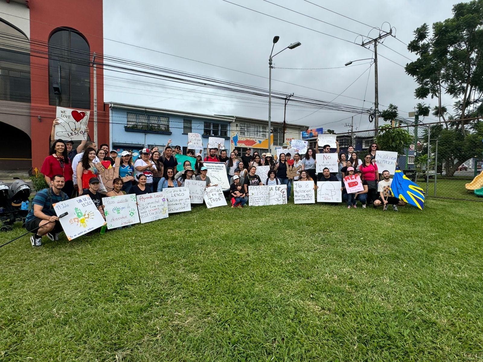 La comunidad sorda celebra cada 19 de julio el Día de la Lengua de Señas Costarricense (LESCO).