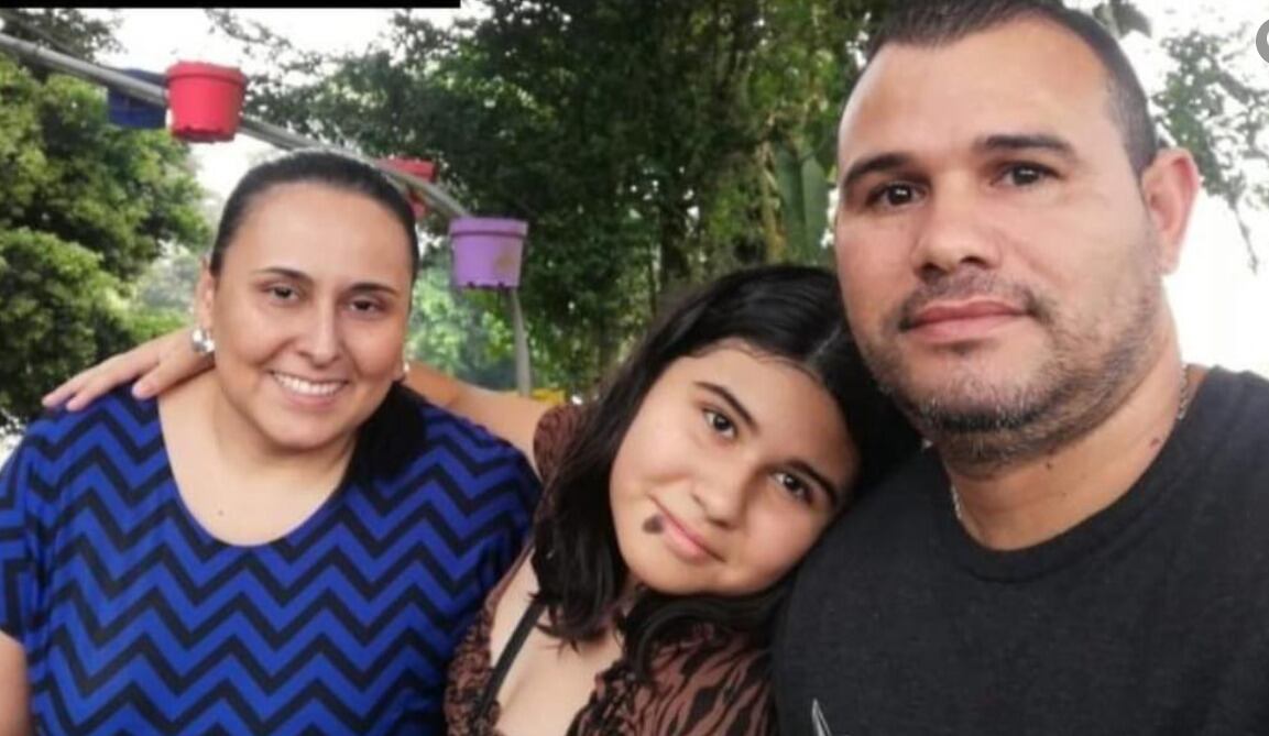 Alexandra Sibaja y sus papitos necesitan el apoyo de muchos donadores de sangre.