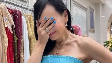 Maribel Guardia llora al descubrir el emotivo detalle oculto en su vestido para cantarle a la Virgen de Guadalupe