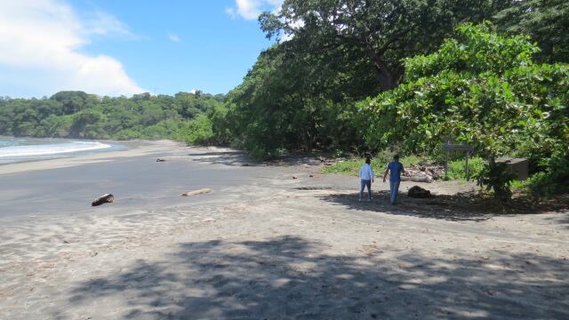 Playa Prieta es una de las tres playas en Papagayo que se debe acceder a travpes de un bus del hotel Four Season.