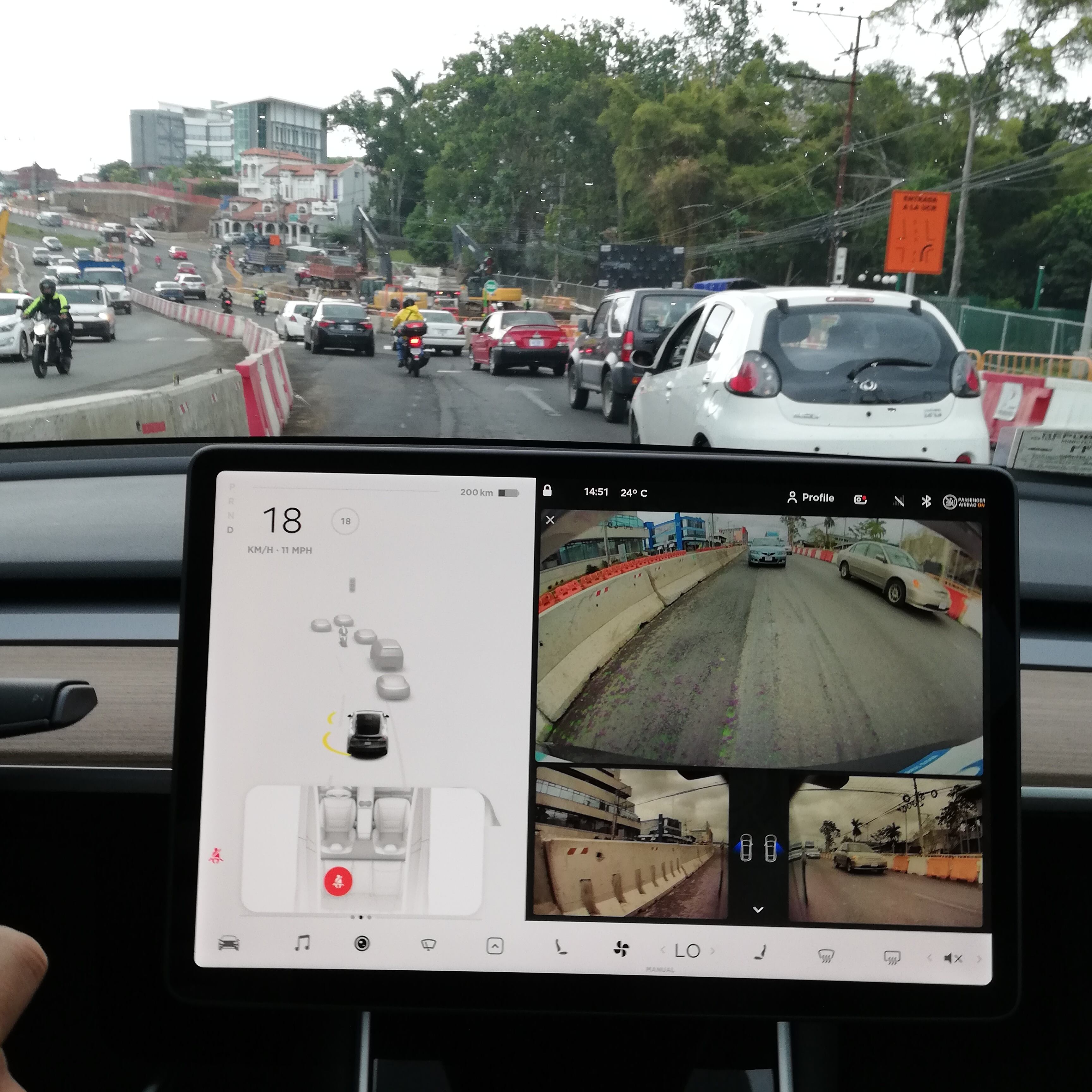 Los autos Tesla ya están en el país; no tiene un 100% de autonomía, pero sí se manejan solos en pista y circunvalación al activar el piloto automático