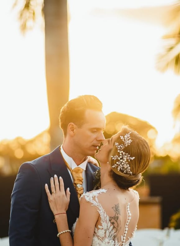 Alejandro Camacho, quien este domingo oficializó en Instagram el paso que dio el 25 de enero con su ahora esposa, Stephanie Acuña.