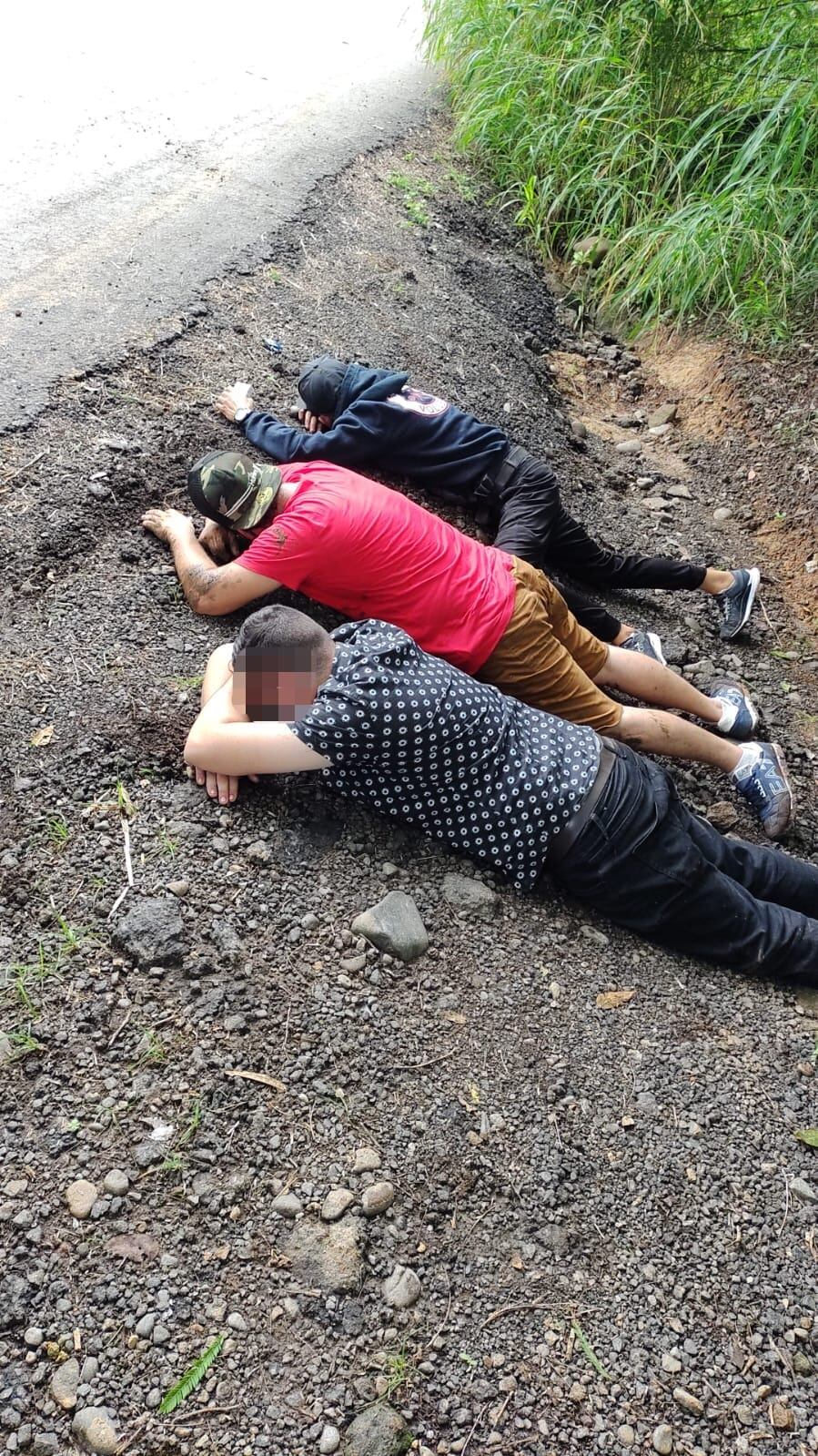 La Policía tenía un operativo cuando se percataron de un tráiler que iba con escolta, lograron recuperar la mercadería y detener los sospechosos.