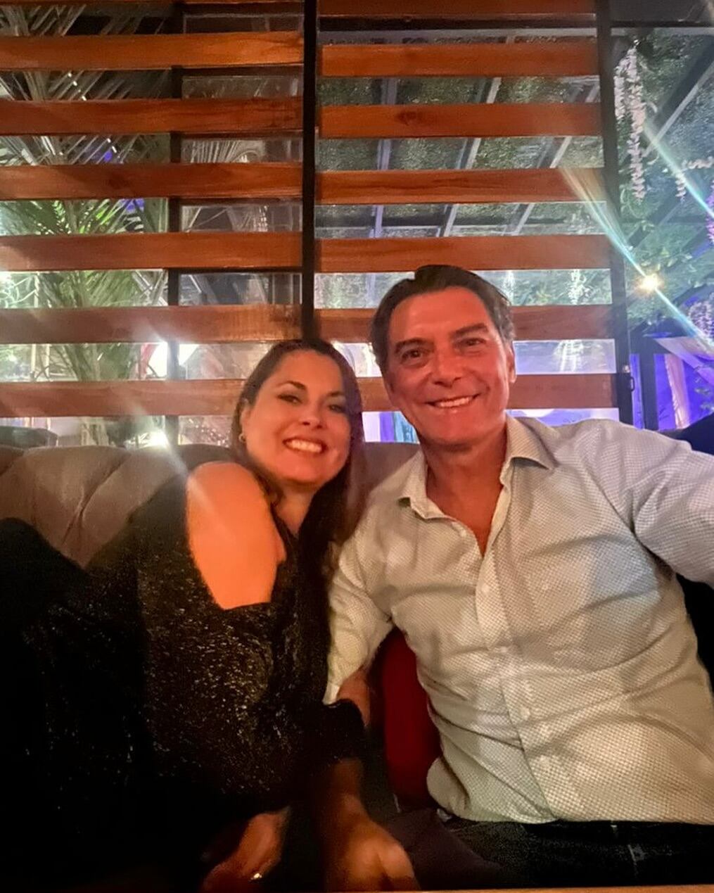 El comentarista de Teletica Deportes, Claudio Fabián Ciccia, presumió a su novia, Carla Castro, al celebrar siete años de relación amorosa.