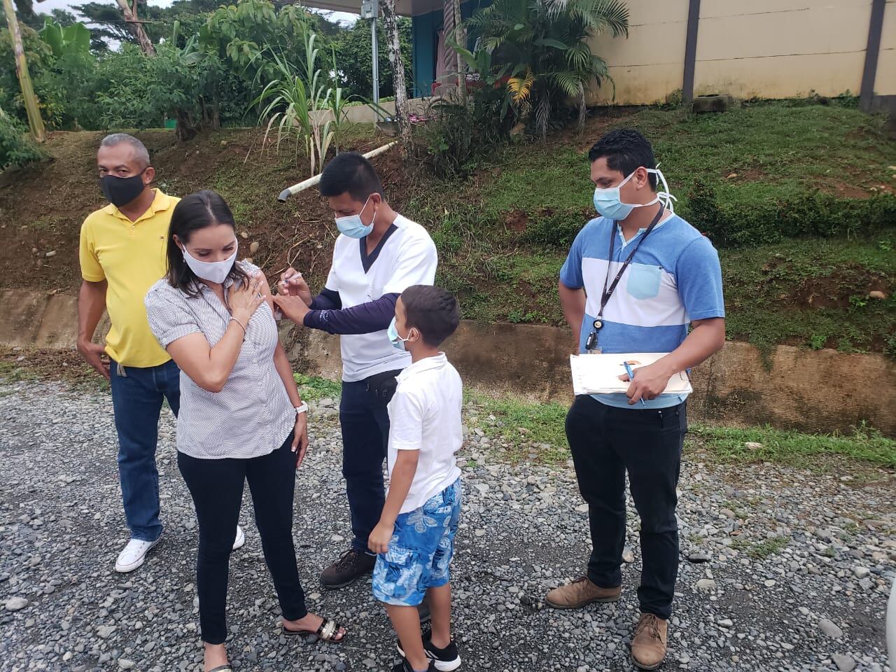 Ledvin Leiva Maroto, trabajador del área de salud de Buenos Aires de Puntarenas, fue a vacunar de puerta en puerta en el vacunatón entre el 17 y 19 de setiembre del 2021