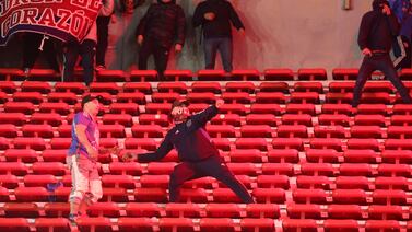 Así fueron los violentos hechos que dejaron decenas de heridos y detenidos en partido de la Copa Sudamericana