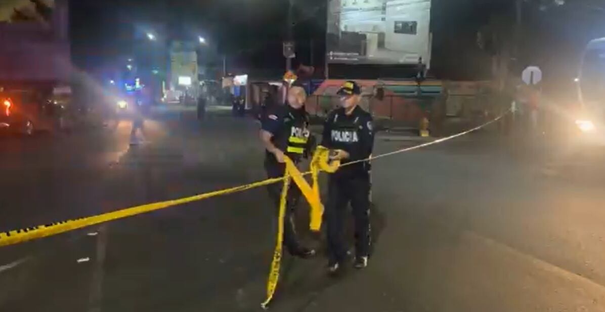 El cuerpo fue encontrado en un lote baldío. Foto Allan Jara.