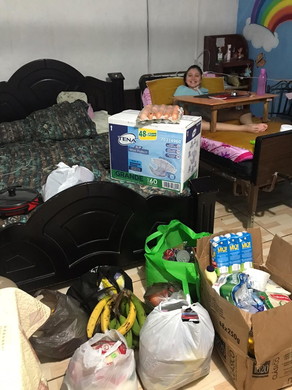 Camila Jiménez Porras recibe generador