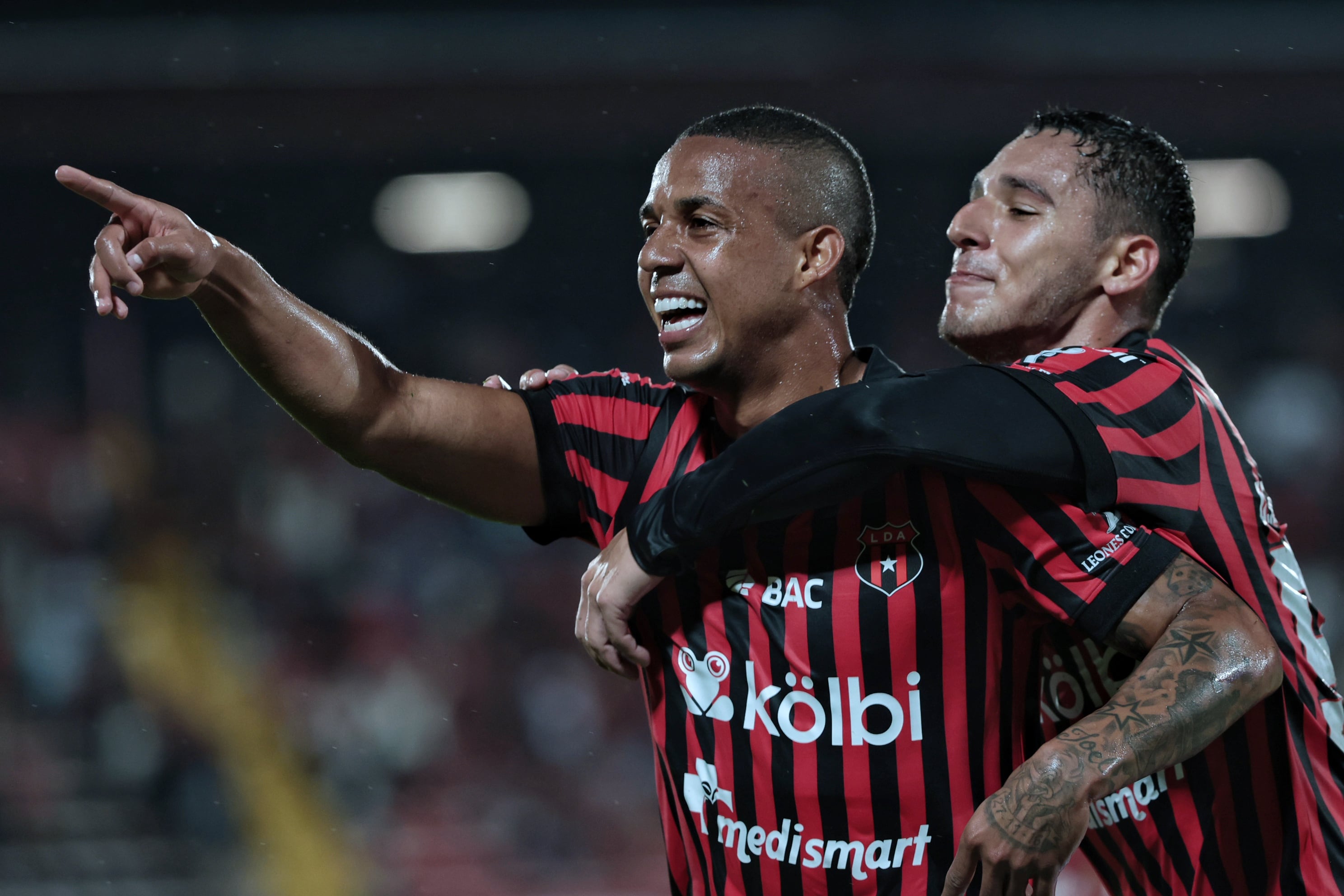 26/10/2025/ Juego entre Liga Deportiva Alajuelense vs Perez Zeledón por la jornada 14 del torneo apertura de la Liga Promerica en el estadio Alejandro Morera Soto / foto John Durán