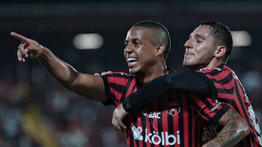 Alajuelense sudó muchísimo para derrotar a Pérez Zeledón, pero logró lo justo para recuperar el liderato