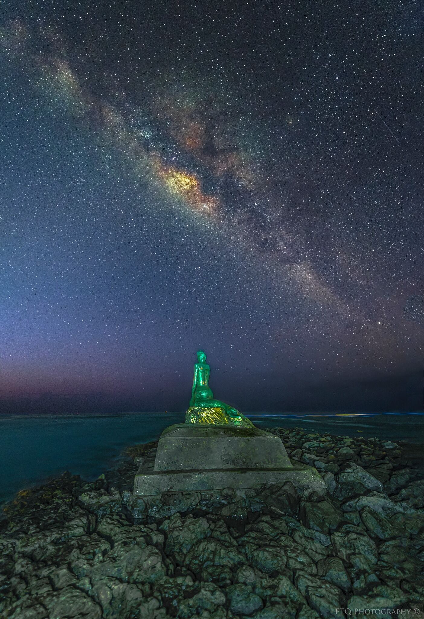 La sirena de Esterillos ya regresó al lugar que ama, el mar, permitiendo así que don Fernando Mora Jiménez pueda seguir soñando con ella, sobre todo ahora que la dejaron más guapa que nunca antes.