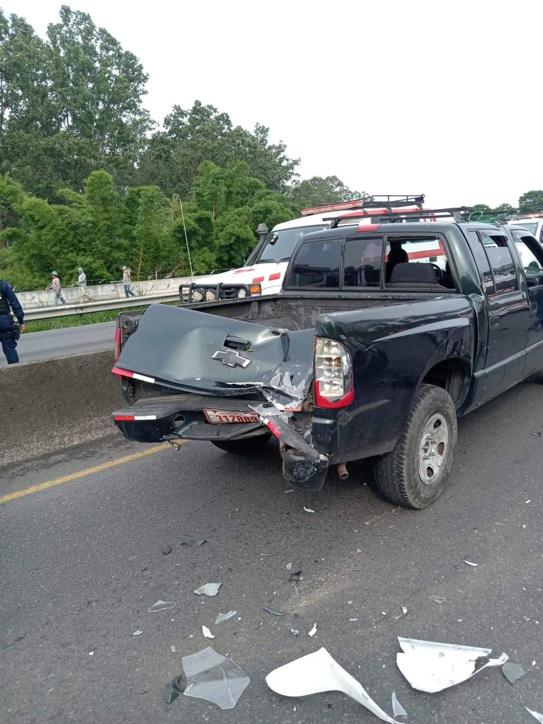 Policía muere en accidente en la autopista General Cañas.