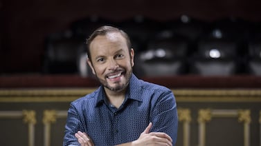 Presentador de canal 8 José Víquez recibe importante premio que no tiene que ver con la tele