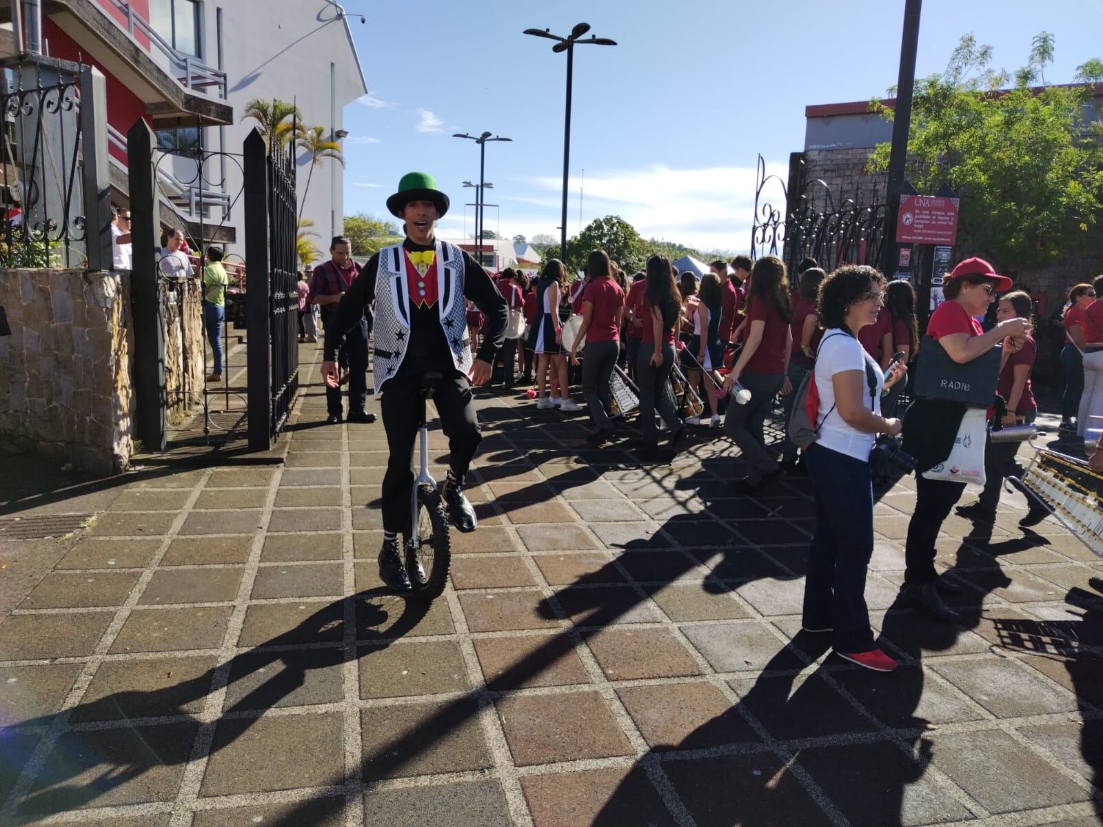La Universidad Nacional por media calle para celebrar sus 50 años