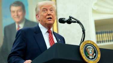 Publican supuesta carta que Donald Trump le habría enviado a Jeffrey Epstein