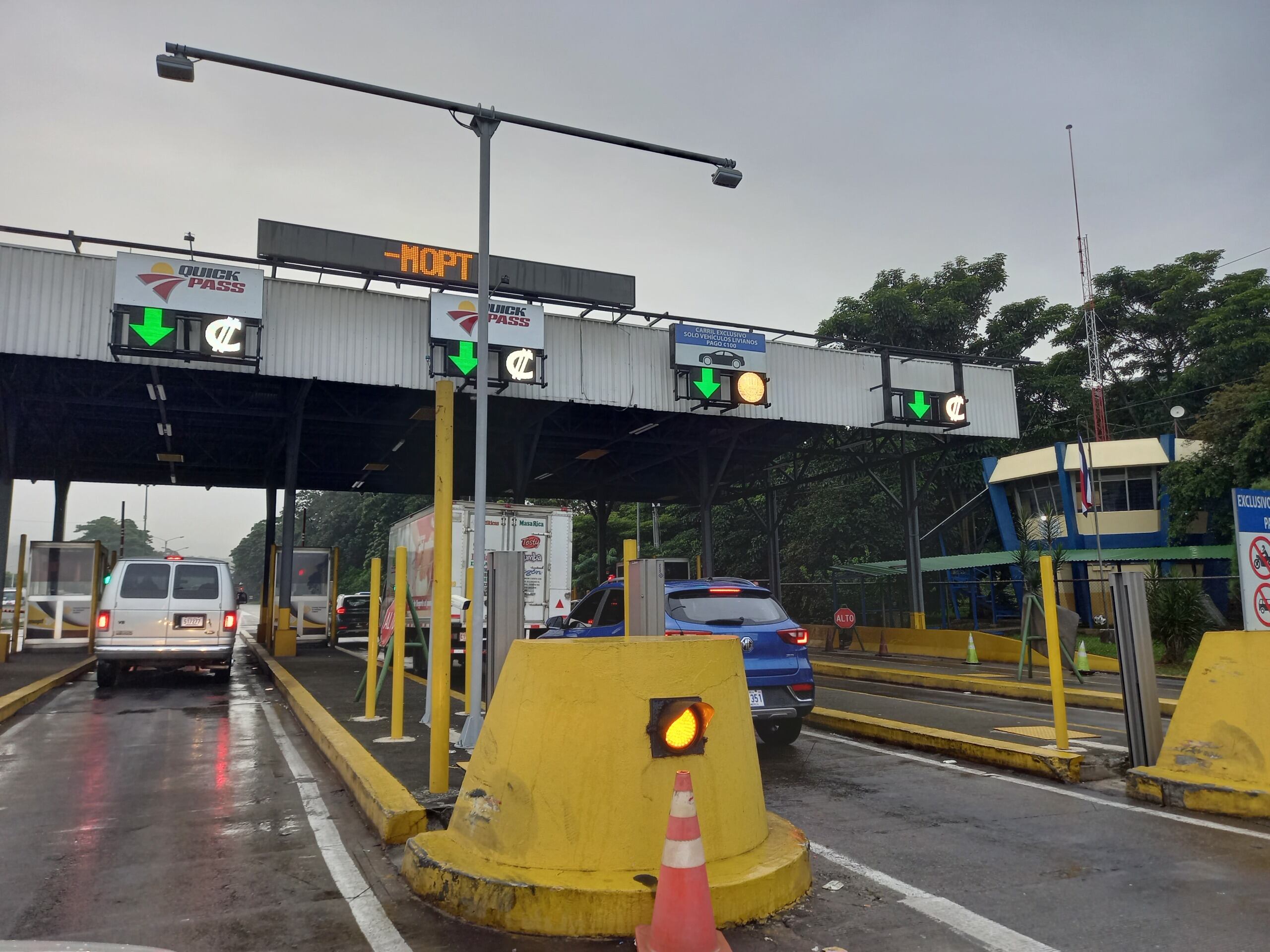 Confirma el Mopt que el paje en la carretera Florencio del Castillo se volverá a cobrar a partir del próximo sábado 1 de marzo.