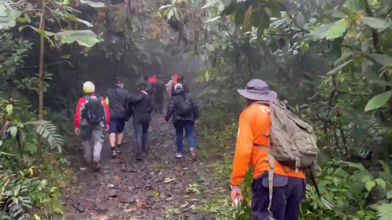 Rescate de senderistas extraviados en el Zurquí. Foto Cruz Roja.