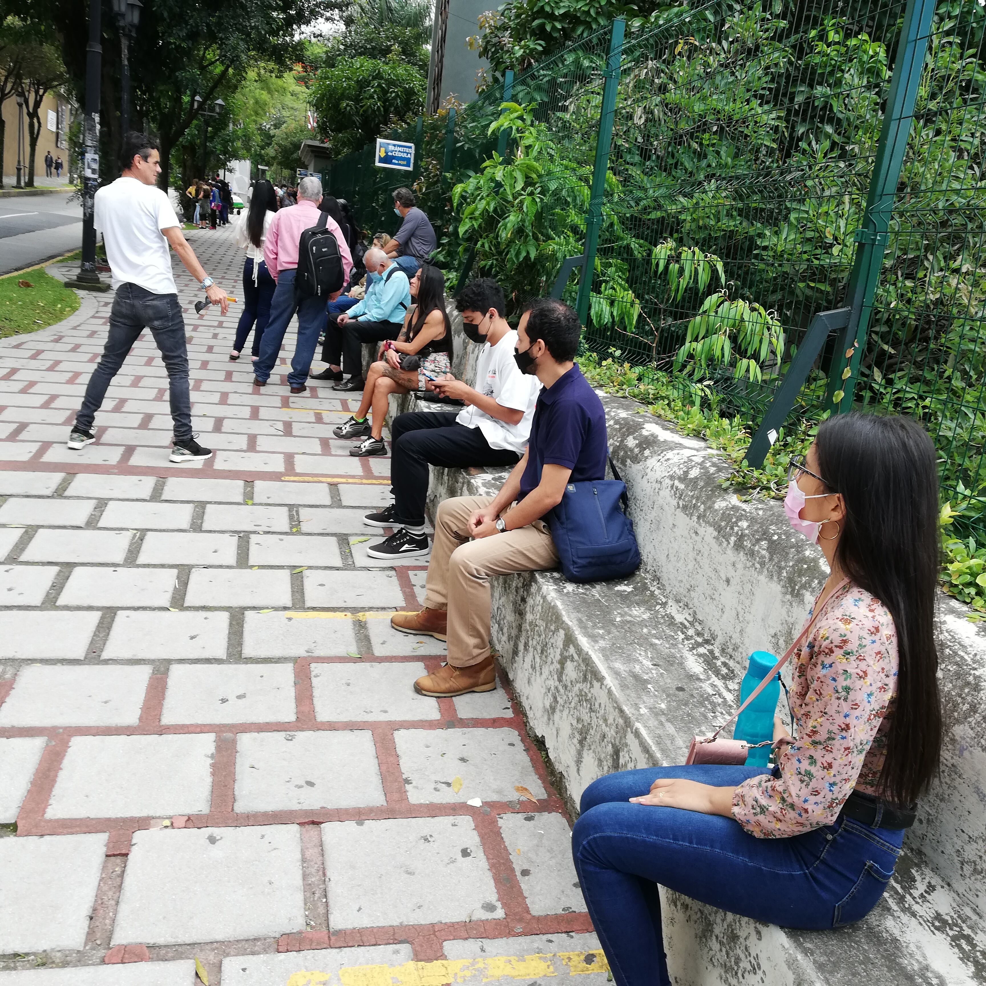 Nahomy Baltodano Ruiz solicitó, por primera vez, su cédula de identidad el 30 de setiembre del 2021, cumple 18 años el 20 de noviembre del 2021 y tenía hasta el 5 de octubre para hacer la solicitud si quería quedar en el padrón electoral de las elecciones presidenciales del 6 de febrero del 2022