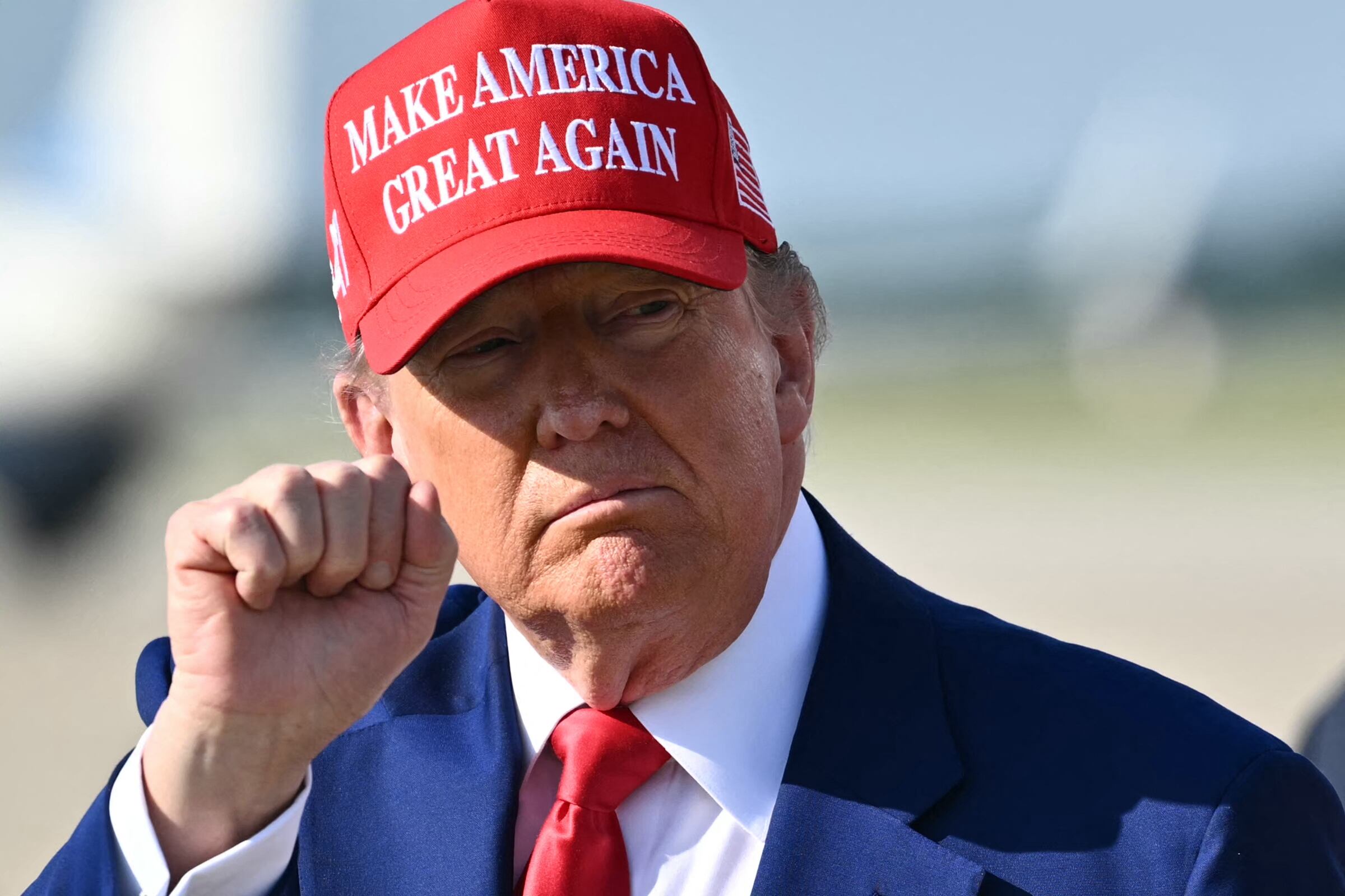 Trump afirma que Estados Unidos lanzó ‘carga completa de bombas’ sobre central nuclear iraní de Fordo