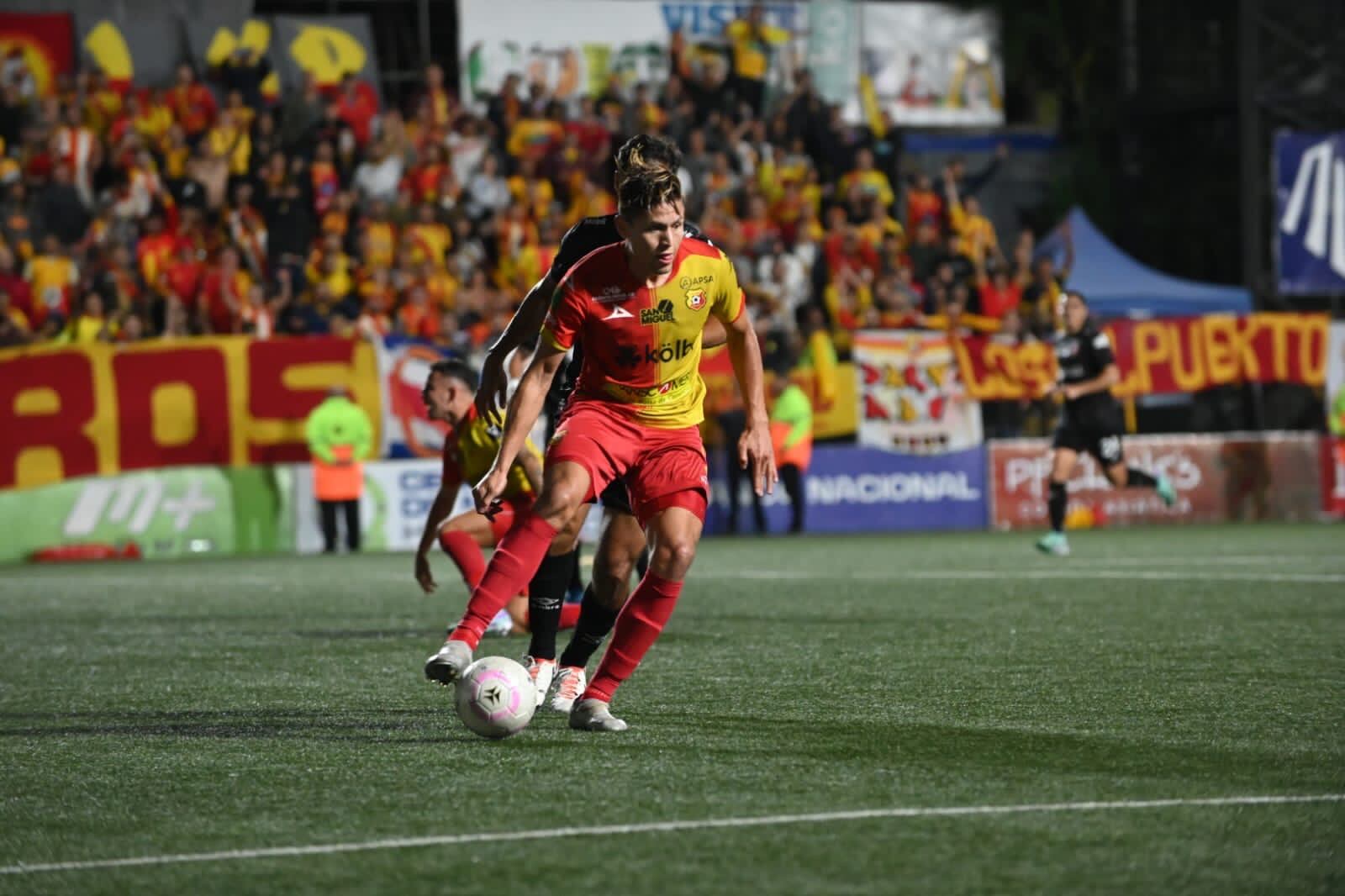 02/12/2023, San Jose, Estadio Colleya Fonseca, partido de ida de la semifinal del torneo de apertura 2023 entre el Club Sport Herediano y Liga Deportiva Alajuelense.
