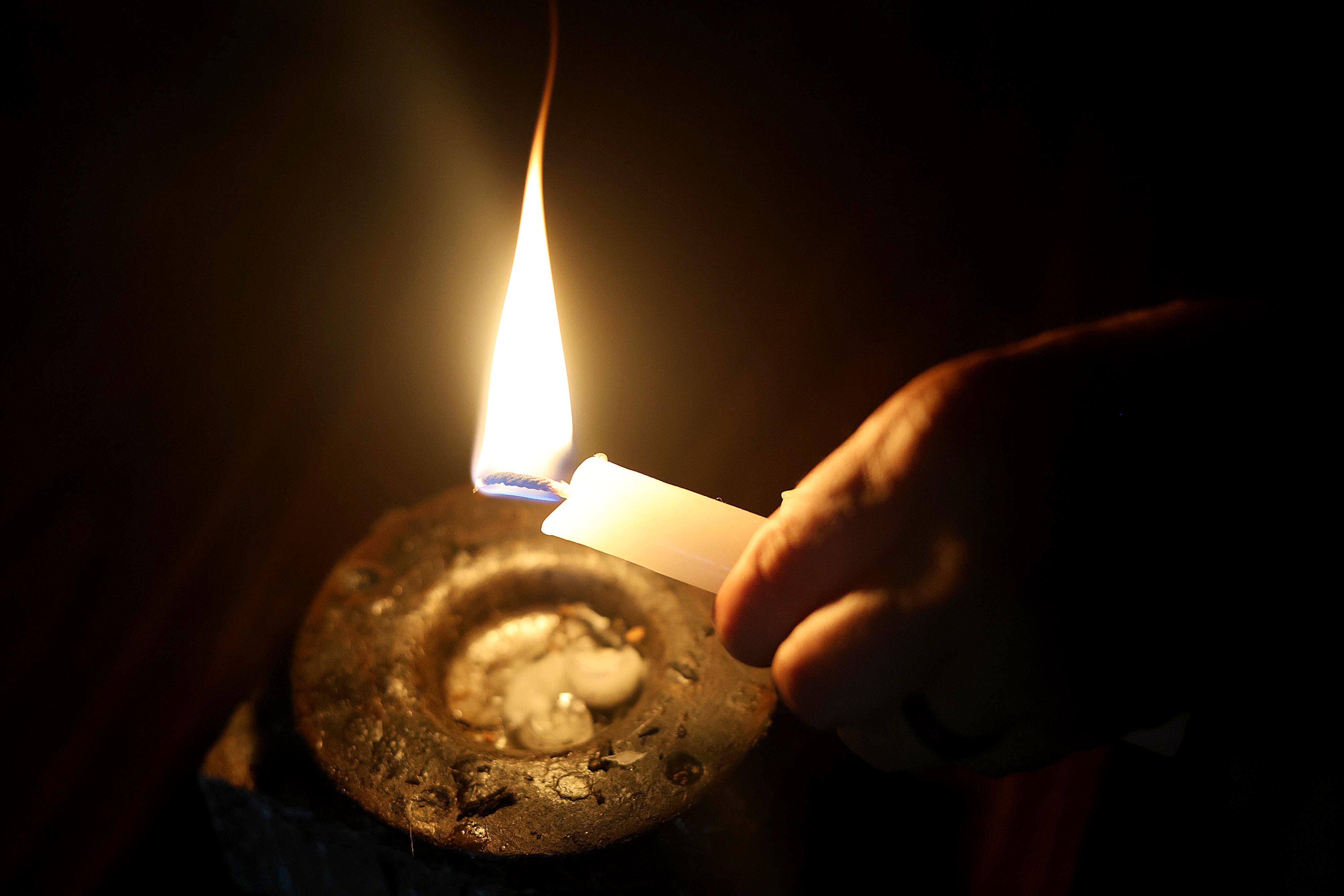 Candelas; Compañia Nacional de Fuerza y Luz; ortes de electricidad; Luz; Electricidad; Apagones; Racionamientos eléctricos; Compañia Nacional de Fuerza y Luz; CNFL; ICE