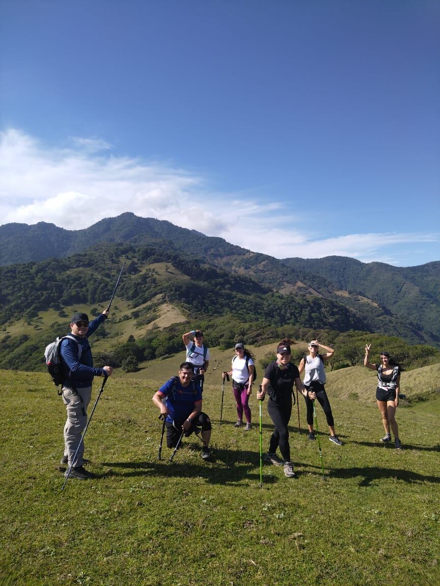 Una caminata le llevará a conocer los miradores más emblemáticos de Escazú. Cortesía.