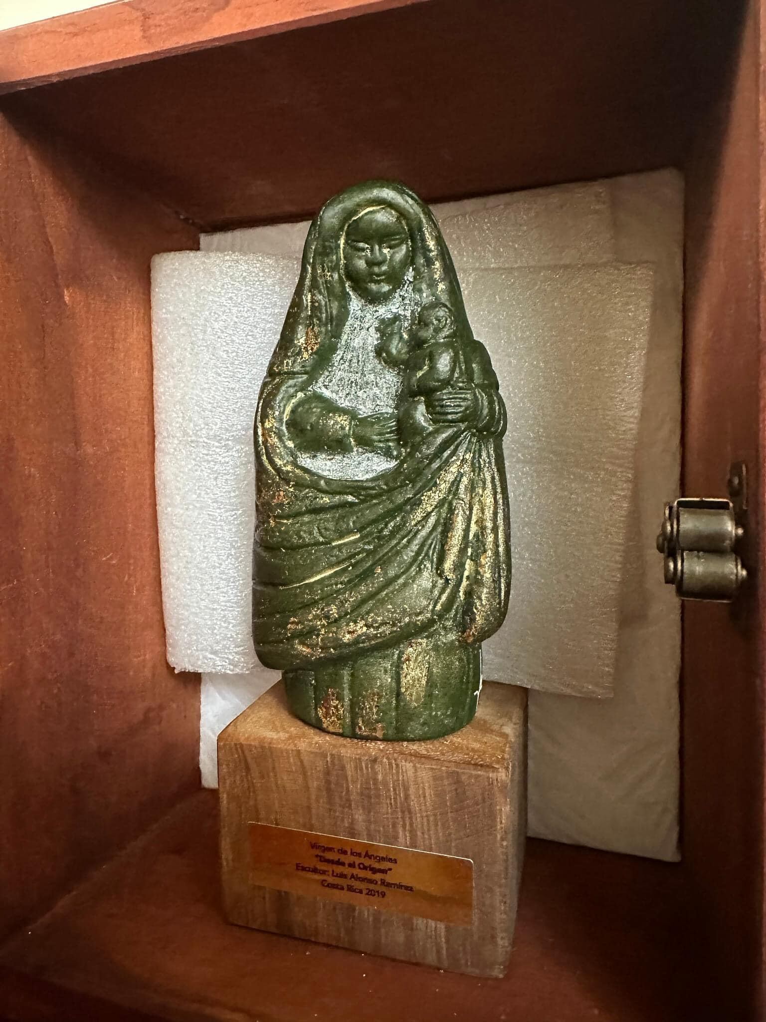 Monseñor Manuel Eugenio Salazar, obispo de la diócesis de Tilarán-Liberia, está en Portugal para participar en la Jornada Mundial de la Juventud 2023. En sus maletas llevó dos imágenes de la virgen de los Ángeles, Patrona de Costa Rica y le regalará una al propio papa Francisco