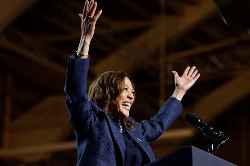 Kamala Harris, candidata a la presidencia de Estados Unidos en 2024, símbolo de decoro y dignidad en la política.