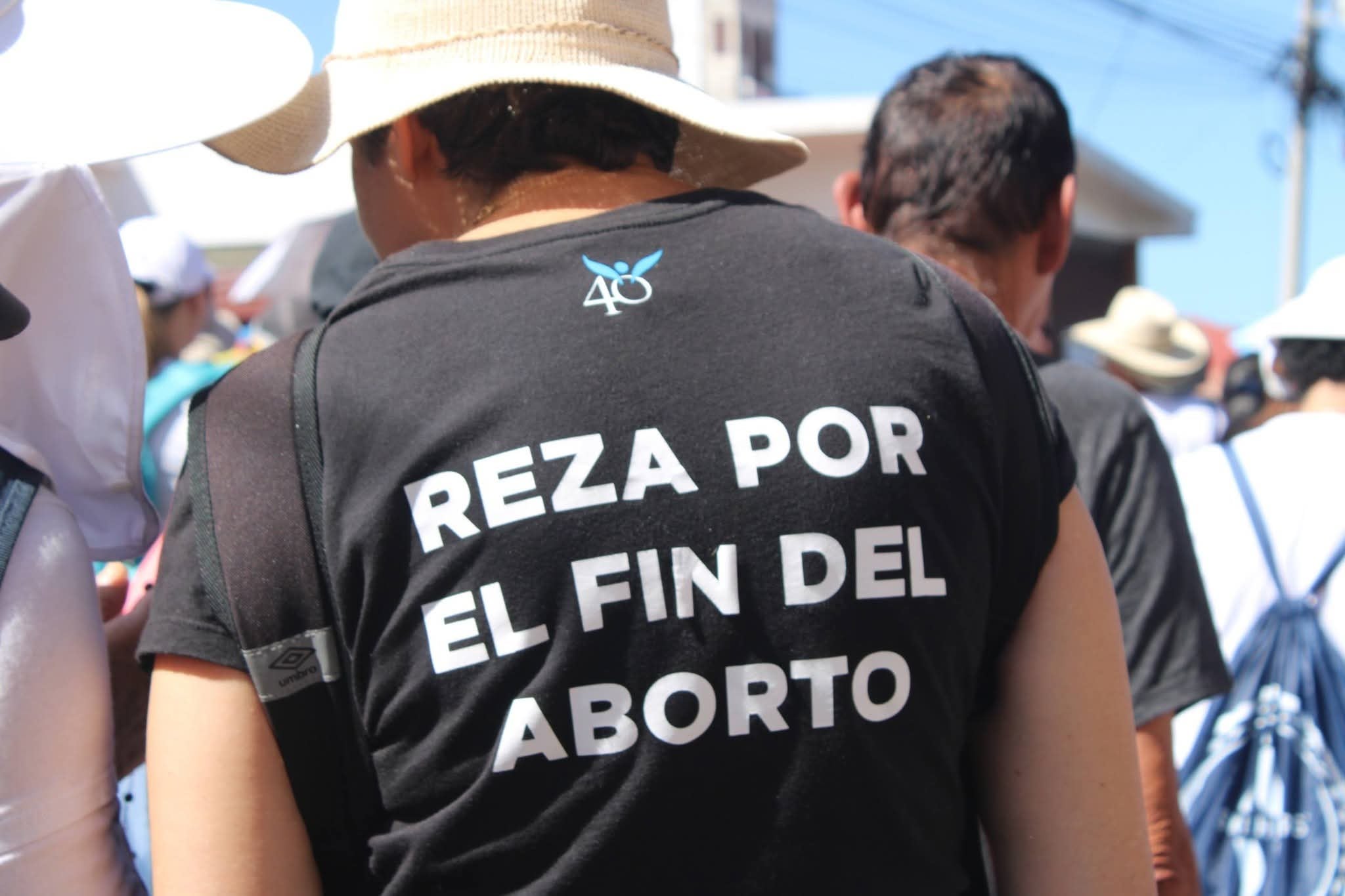 Peregrinación del Santo Cristo de Esquipulas de la Catedral al Santuario Nacional, en Alajuelita