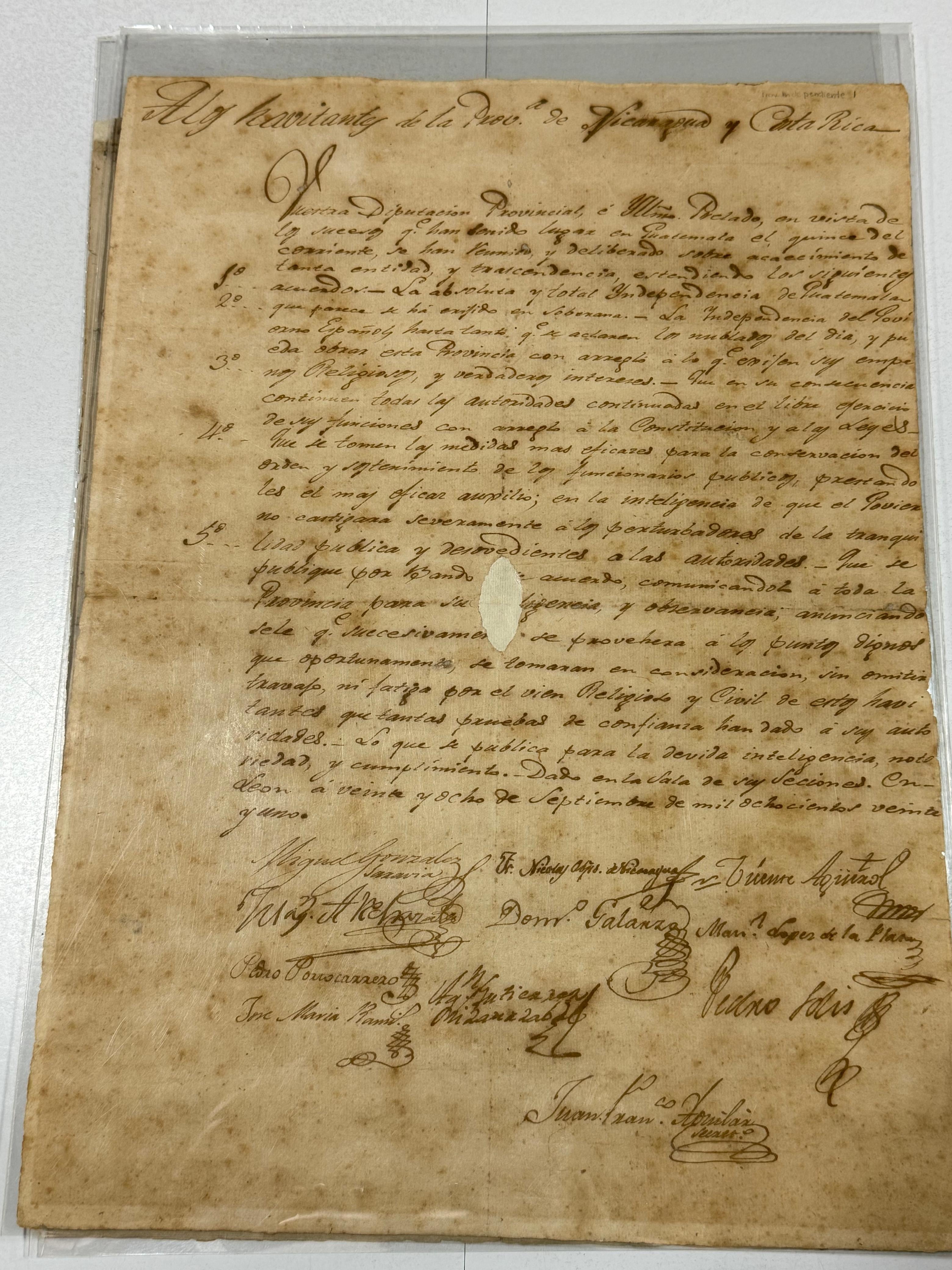 La Independencia de Costa Rica fue un proceso. El primer documento de este proceso fue el conocido Facsimil o Acta de Independencia de Centroamérica, siguió el Acta de los Nublados y después el Acta de Cartago del 29 de octubre de 1821. La historiadora Patricia Fumero confirma que la independencia tica debe celebrarse el 15 de setiembre.