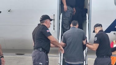 Deportan a 20 extranjeros tras cumplir condenas por drogas, robo y tentativa de homicidio
