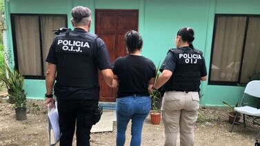 Supuesto chanchullo con carné de manipulación de alimentos mete a mujer en serio problema