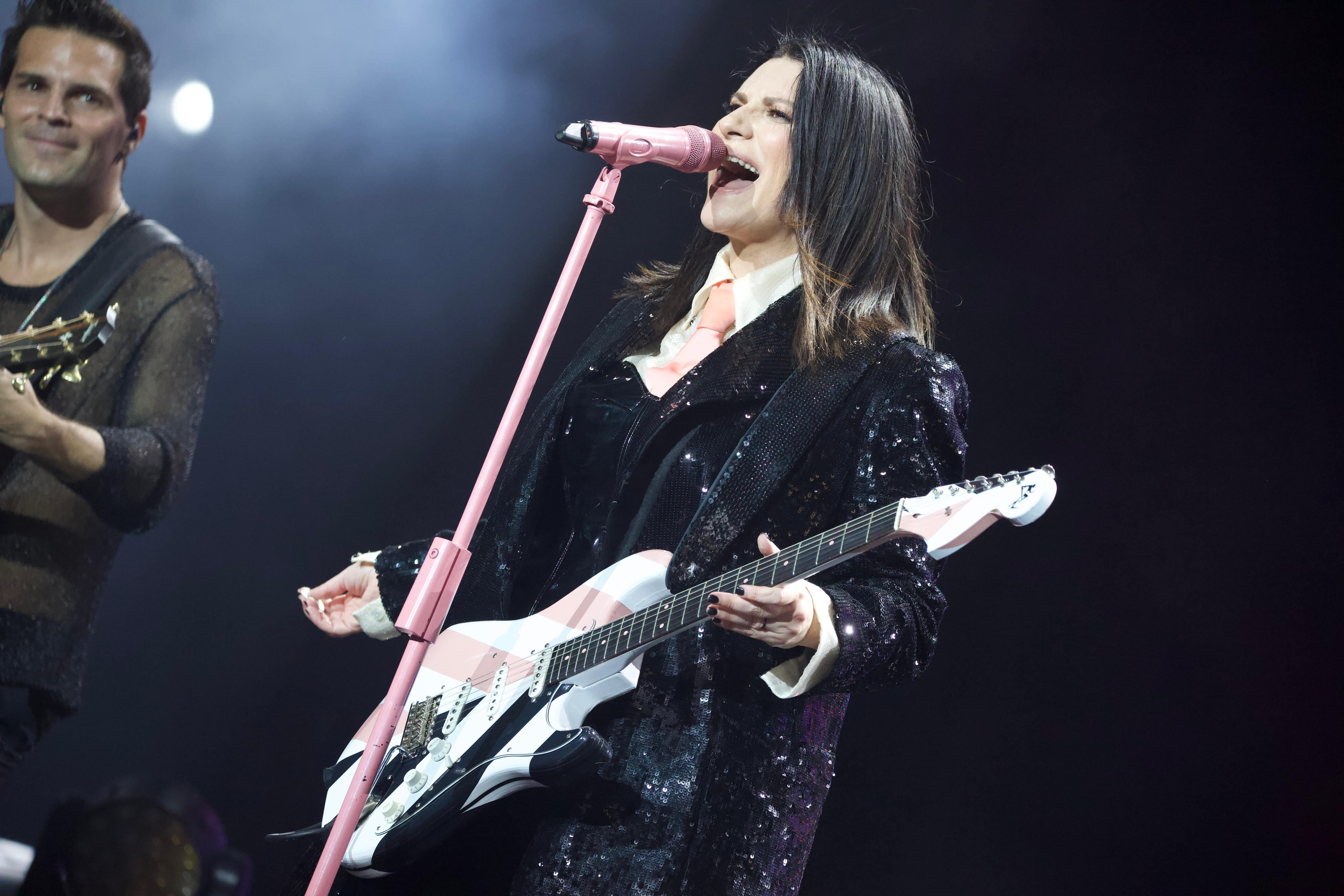 Laura Pausini en concierto en Parque Viva 13 de marzo 2024