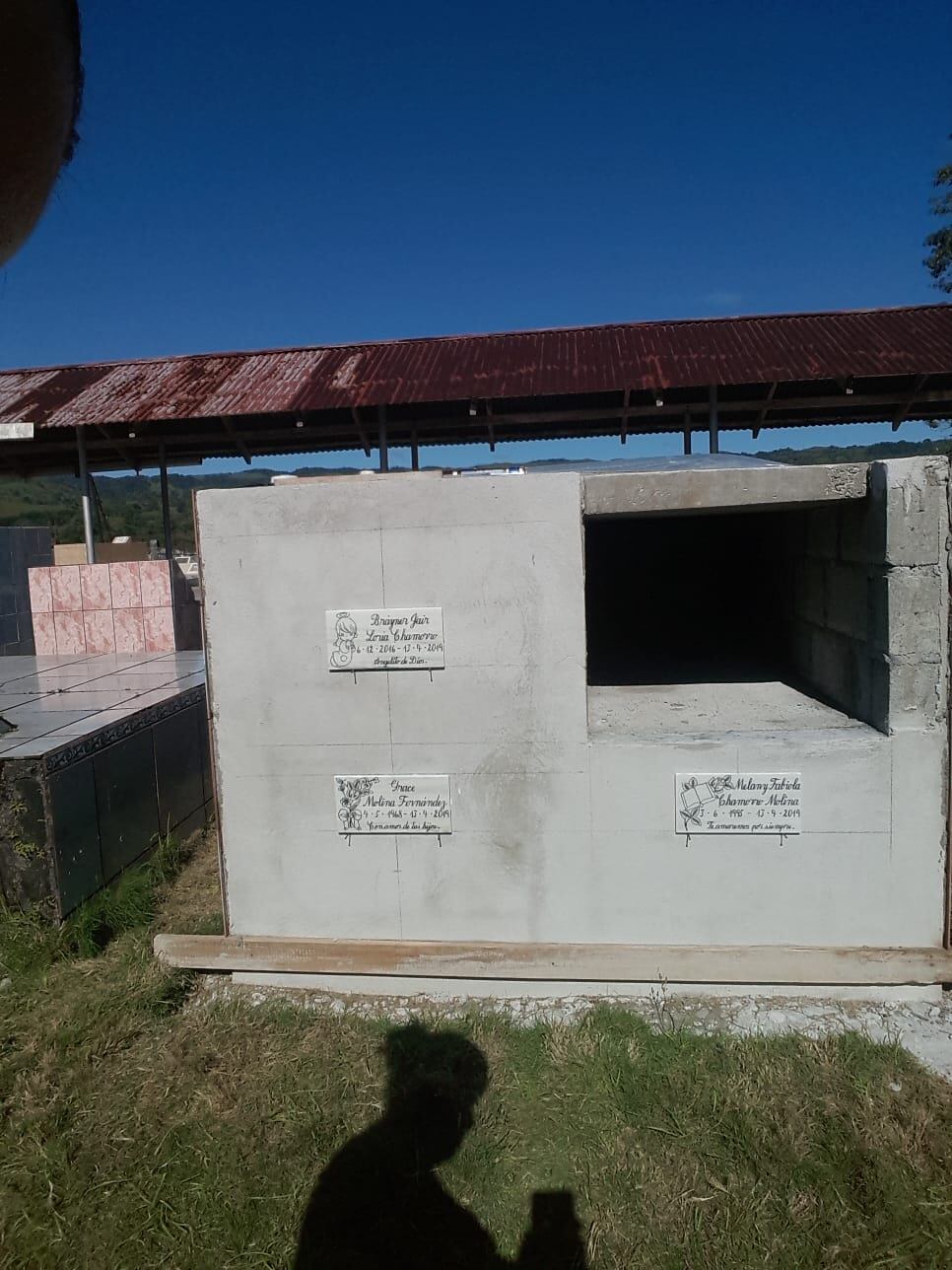 Incendio en cuartería en la Carpio cobró la vida de 7 personas. Foto Evelyn Molina.