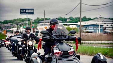 Tica en Estados Unidos le perdió el miedo a las motos y ahora disfruta los paisajes gringos