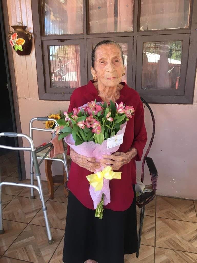 El 27 de enero cumplió 101 años doña Doña Aidee Gladys Arroyo Ruiz, vecina de Santa Cruz, Guanacaste