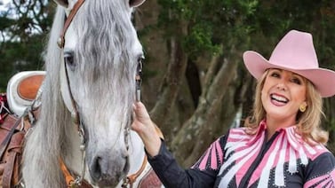 Diego Miranda dice que topes son para que los ricos se exhiban y una organizadora no se le quedó callada